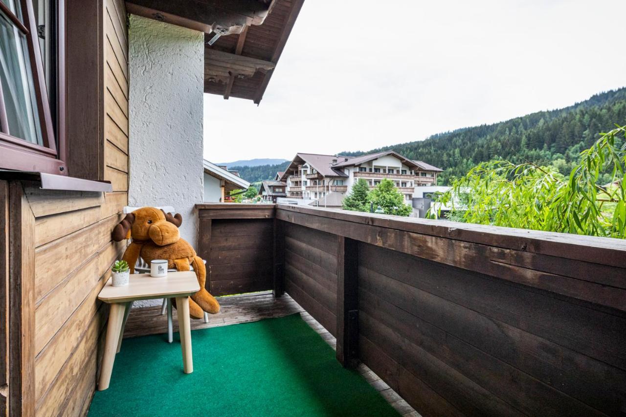 Haus Deutinger Acomodação com café da manhã Flachau Exterior foto